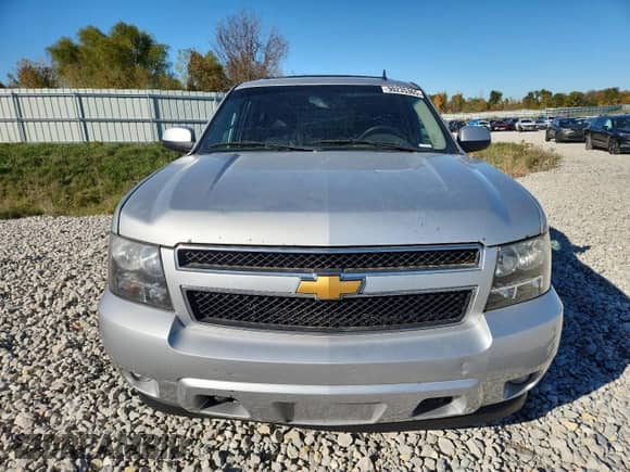 2011 Chevrolet Tahoe LT with VIN 1GNSKBE04BR256266, listed as a Copart auction lot 90235365 with 314,852 mi miles and Clean title. Bid and sale history available at DreamBid. Image 5.