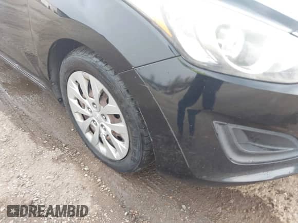 2016 Hyundai Elantra z VIN KMHD35LH4GU263548, wystawiony jako IAAI lot #43259370 z przebiegiem 132 988 mil mil oraz . Historia ofert i sprzedaży dostępna na DreamBid. Obrazek 6.