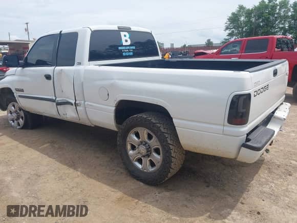 2001 Dodge 2500 with VIN 3B7KC23671G222222, listed as a IAAI auction lot 42145173 with 338,697 mi miles and . Bid and sale history available at DreamBid. Image 3.