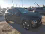 2024 Hyundai Kona SEL z VIN KM8HB3AB7RU166032, wystawiony jako Copart lot #74022074 z przebiegiem 2 788 mil mil oraz Szkoda całkowita • Salvage title. Historia ofert i sprzedaży dostępna na DreamBid. Obrazek 4.