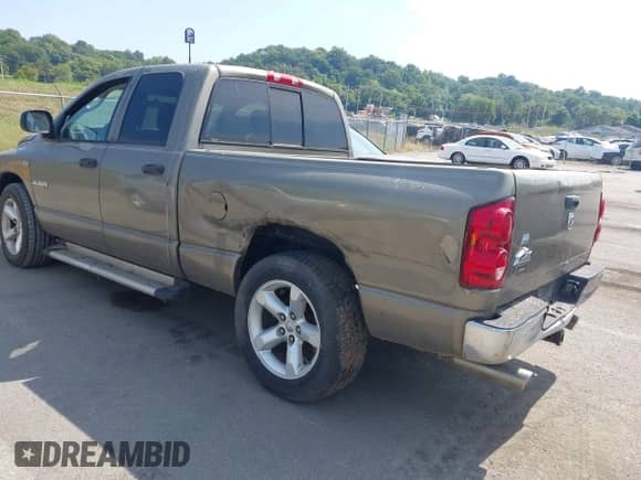 2008 Dodge 1500 SLT with VIN 1D7HA18N08J165628, listed as a IAAI auction lot 43233309 with 133,176 mi miles and . Bid and sale history available at DreamBid. Image 3.