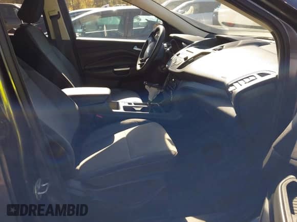 2018 Ford Escape SE z VIN 1FMCU9GD2JUA11554, wystawiony jako IAAI lot #43472518 z przebiegiem 126 525 mil mil oraz . Historia ofert i sprzedaży dostępna na DreamBid. Obrazek 5.