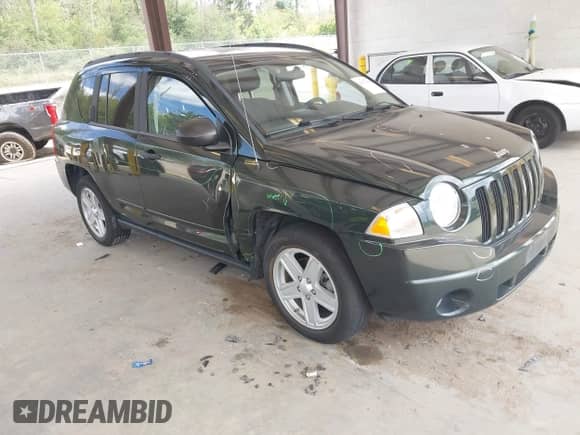 2010 Jeep Compass Latitude с VIN 1J4NF1FB0AD622928, выставлен на аукционе IAAI как лот 42651565 с пробегом 113 997 миль миль и . История ставок и продаж доступна на DreamBid. Изображение 1.