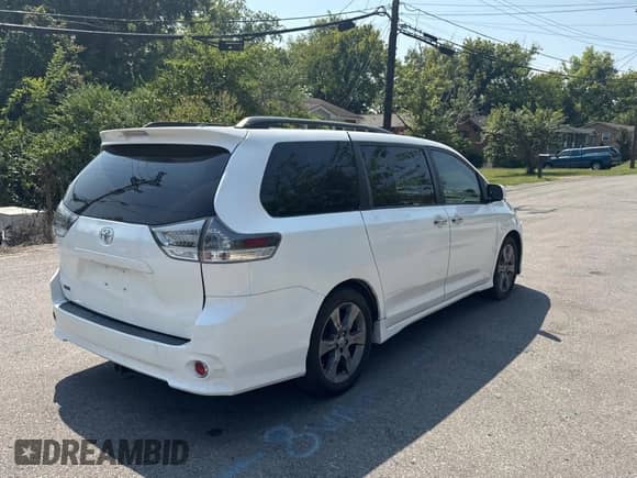 2014 Toyota Sienna SE с VIN 5TDXK3DC9ES431830, выставлен на аукционе Copart как лот 80676795 с пробегом 77 996 миль миль и Чистый • Clean title. История ставок и продаж доступна на DreamBid. Изображение 4.