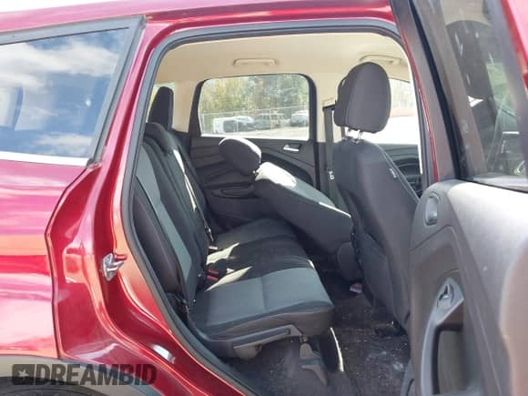 2017 Ford Escape SE with VIN 1FMCU9G9XHUB55584, listed as a IAAI auction lot 43377373 with 106,045 mi miles and . Bid and sale history available at DreamBid. Image 8.