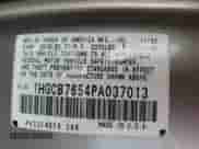 1993 Honda Accord z VIN 1HGCB7654PA037013, wystawiony jako Copart lot #65439485 z przebiegiem 194 701 mil mil oraz Nie do naprawy • Non repairable. Historia ofert i sprzedaży dostępna na DreamBid. Obrazek 13.