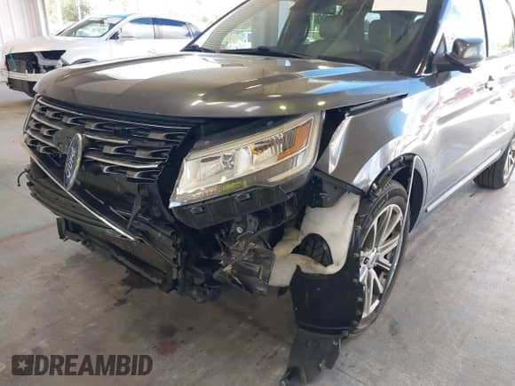 2017 Ford Explorer Limited z VIN 1FM5K7F85HGE27355, wystawiony jako IAAI lot #43461280 z przebiegiem 99 432 mil mil oraz . Historia ofert i sprzedaży dostępna na DreamBid. Obrazek 6.