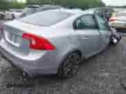 2017 Volvo S60 Dynamic с VIN YV140MTL6H2431693, выставлен на аукционе IAAI как лот 42471880 с пробегом 74 098 миль миль и . История ставок и продаж доступна на DreamBid. Изображение 4.