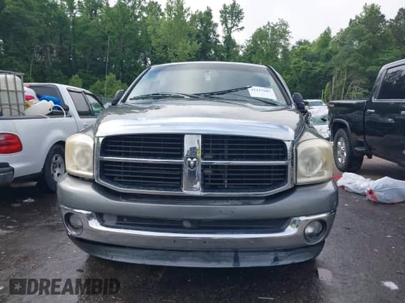 2007 Dodge 1500 SLT z VIN 3D7KR19D57G736423, wystawiony jako IAAI lot #42145607 z przebiegiem 298 274 mil mil oraz . Historia ofert i sprzedaży dostępna na DreamBid. Obrazek 12.