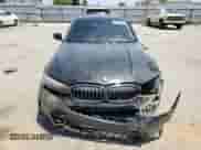 2023 BMW 3 Series 330e xDrive z VIN 3MW39FS04P8D10622, wystawiony jako Copart lot #62237745 z przebiegiem Nie podano mil oraz Szkoda całkowita • Salvage title. Historia ofert i sprzedaży dostępna na DreamBid. Obrazek 5.