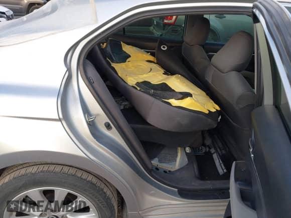 2020 Toyota Camry LE z VIN 4T1C11AK2LU354305, wystawiony jako IAAI lot #43511081 z przebiegiem 125 215 mil mil oraz . Historia ofert i sprzedaży dostępna na DreamBid. Obrazek 8.