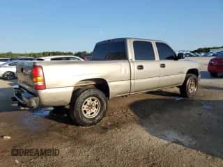 2001 Chevrolet Silverado 1500HD LS z VIN 1GCGC13U21F142729, wystawiony jako Copart lot #55290565 z przebiegiem 262 228 mil mil oraz Szkoda całkowita • Salvage title. Historia ofert i sprzedaży dostępna na DreamBid. Obrazek 3.