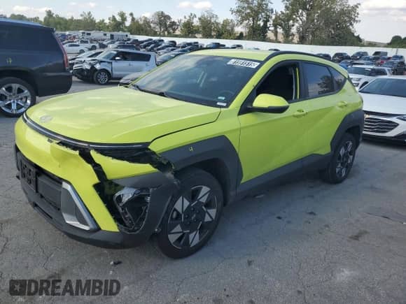 2025 Hyundai Kona SEL с VIN KM8HBCABXSU201555, выставлен на аукционе Copart как лот 81591515 с пробегом 31 373 миль миль и Чистый • Clean title. История ставок и продаж доступна на DreamBid. Изображение 1.