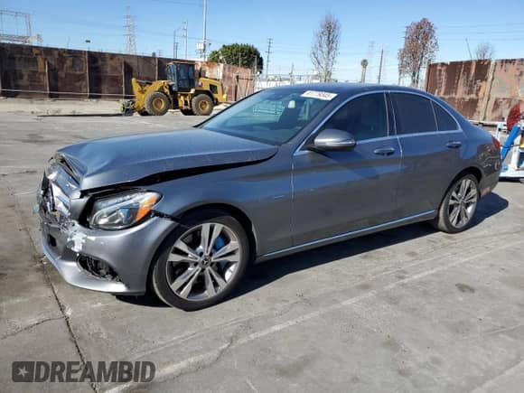 2017 Mercedes-Benz C 350e с VIN 55SWF4HB0HU225441, выставлен на аукционе Copart как лот 41779345 с пробегом 91 695 миль миль и Списание • Salvage title. История ставок и продаж доступна на DreamBid. Изображение 1.