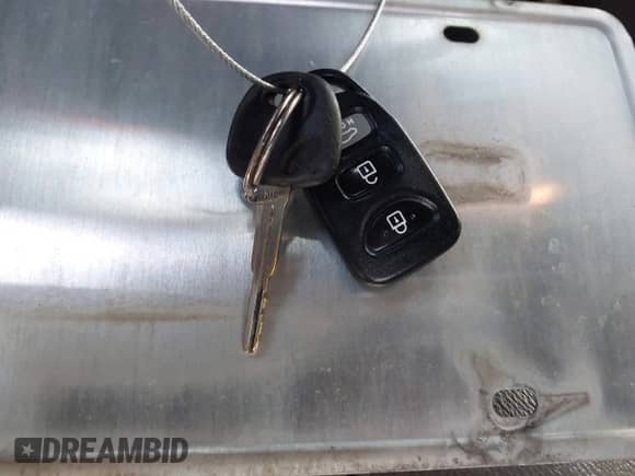 2011 Hyundai Tucson Limited with VIN KM8JU3AC4BU281035, listed as a IAAI auction lot 42795109 with 185,319 mi miles and . Bid and sale history available at DreamBid. Image 11.