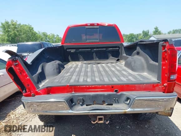 2005 Dodge 2500 SLT with VIN 3D7KS28C95G844477, listed as a IAAI auction lot 42702050 with 182,932 mi miles and . Bid and sale history available at DreamBid. Image 17.
