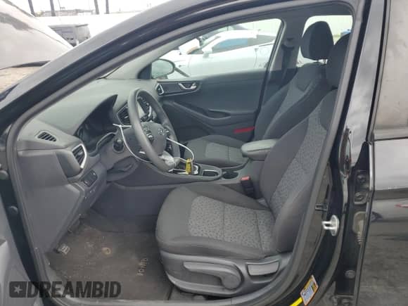 2019 Hyundai Ioniq Blue z VIN KMHC65LCXKU170646, wystawiony jako Copart lot #50733064 z przebiegiem 109 466 mil mil oraz . Historia ofert i sprzedaży dostępna na DreamBid. Obrazek 7.