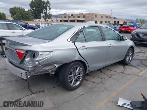 2017 Toyota Camry LE z VIN 4T1BF1FK5HU667068, wystawiony jako IAAI lot #43363605 z przebiegiem 119 153 mil mil oraz . Historia ofert i sprzedaży dostępna na DreamBid. Obrazek 4.