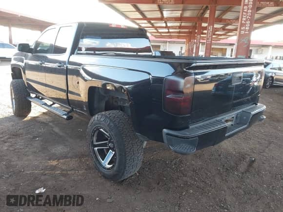 2017 Chevrolet Silverado 1500 Custom с VIN 1GCRCPEH7HZ132377, выставлен на аукционе IAAI как лот 43165927 с пробегом 88 671 миль миль и . История ставок и продаж доступна на DreamBid. Изображение 3.