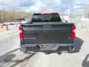 2023 Chevrolet Silverado 1500 LT Trail Boss z VIN 3GCUDFE89PG270678, wystawiony jako IAAI lot #42028188 z przebiegiem 46 820 mil mil oraz . Historia ofert i sprzedaży dostępna na DreamBid. Obrazek 16.