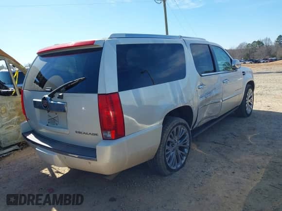 2011 Cadillac Escalade ESV Premium z VIN 1GYS4JEF1BR154922, wystawiony jako IAAI lot #41487239 z przebiegiem 154 979 mil mil oraz . Historia ofert i sprzedaży dostępna na DreamBid. Obrazek 4.