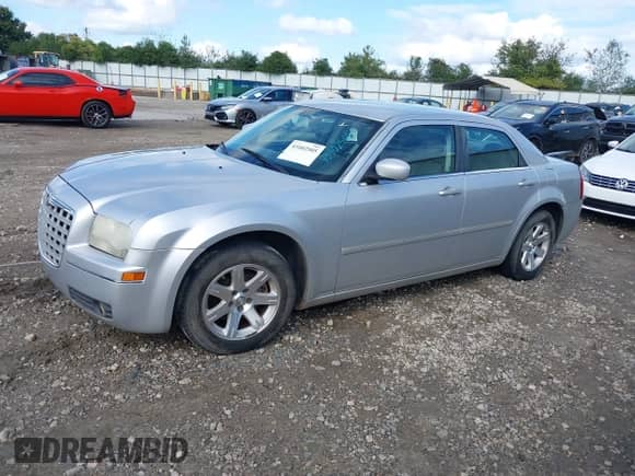 2007 Chrysler 300 Limited with VIN 2C3KA53G87H759422, listed as a IAAI auction lot 43402505 with 219,940 mi miles and . Bid and sale history available at DreamBid. Image 2.