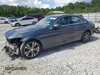 2015 Mercedes-Benz C 300 z VIN 55SWF4JB0FU071398, wystawiony jako Copart lot #64739775 z przebiegiem 186 951 mil mil oraz Szkoda całkowita • Salvage title. Historia ofert i sprzedaży dostępna na DreamBid. Obrazek 1.