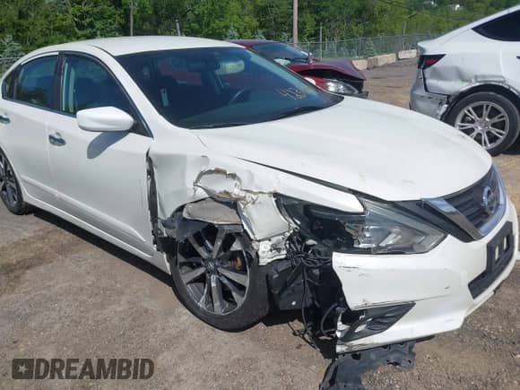 2016 Nissan Altima SV z VIN 1N4AL3AP8GC271119, wystawiony jako IAAI lot #42318240 z przebiegiem 179 943 mil mil oraz . Historia ofert i sprzedaży dostępna na DreamBid. Obrazek 18.
