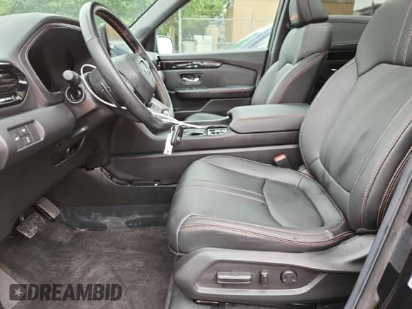 2025 Honda Pilot TrailSport with VIN 5FNYG1H62SB075946, listed as a Copart auction lot 66375525 with 4,720 mi miles and Salvage title. Bid and sale history available at DreamBid. Image 7.