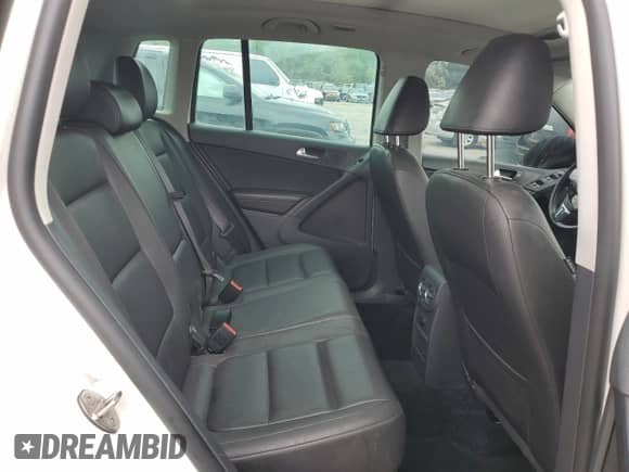 2013 Volkswagen Tiguan S z VIN WVGBV7AX0DW535519, wystawiony jako Copart lot #59439405 z przebiegiem 162 559 mil mil oraz Szkoda całkowita • Salvage title. Historia ofert i sprzedaży dostępna na DreamBid. Obrazek 11.