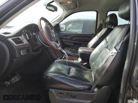 2011 Cadillac Escalade with VIN 1GYS3AEF4BR161964, listed as a Copart auction lot 83394334 with 147,525 mi miles and Salvage title. Bid and sale history available at DreamBid. Image 7.