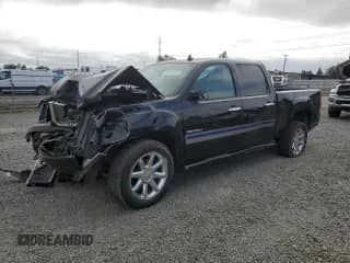 2011 GMC Sierra 1500 Denali z VIN 3GTP2XE29BG107235, wystawiony jako Copart lot #81224225 z przebiegiem 109 200 mil mil oraz Szkoda całkowita • Salvage title. Historia ofert i sprzedaży dostępna na DreamBid. Obrazek 1.