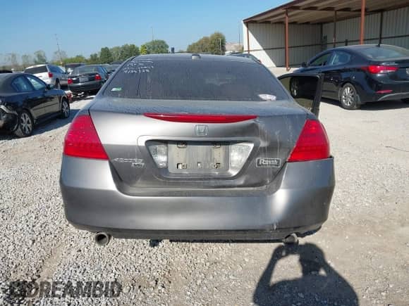 2006 Honda Accord EX-L z VIN 1HGCM66516A043841, wystawiony jako IAAI lot #43364076 z przebiegiem 188 694 mil mil oraz . Historia ofert i sprzedaży dostępna na DreamBid. Obrazek 15.