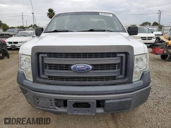 2014 Ford F-150 XL z VIN 1FTMF1CM6EKF95162, wystawiony jako Copart lot #86484675 z przebiegiem 164 698 mil mil oraz Szkoda całkowita • Salvage title. Historia ofert i sprzedaży dostępna na DreamBid. Obrazek 5.
