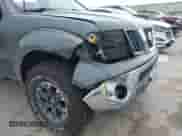 2007 Nissan Frontier SE z VIN 1N6AD06U57C401794, wystawiony jako IAAI lot #42486012 z przebiegiem 254 007 mil mil oraz . Historia ofert i sprzedaży dostępna na DreamBid. Obrazek 6.