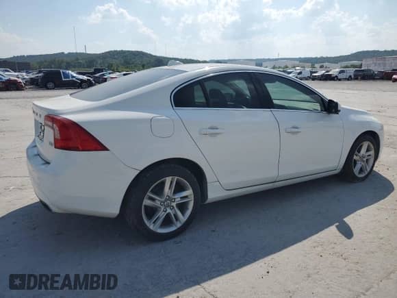 2015 Volvo S60 T5 Drive-E Premier с VIN YV140MFK8F1350796, выставлен на аукционе Copart как лот 81000745 с пробегом 117 885 миль миль и Чистый • Clean title. История ставок и продаж доступна на DreamBid. Изображение 3.