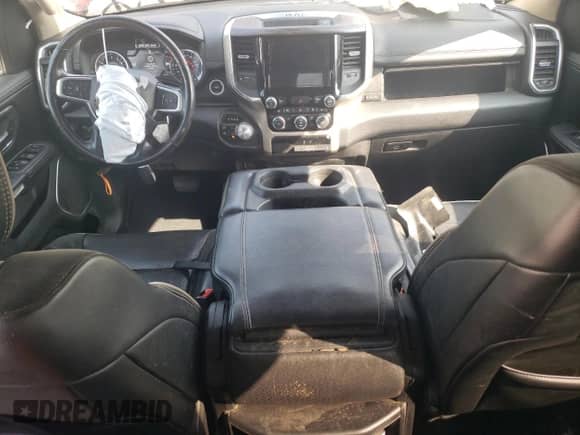 2019 Ram 1500 Laramie z VIN 1C6SRFDTXKN525165, wystawiony jako Copart lot #58856435 z przebiegiem 86 005 mil mil oraz Szkoda całkowita • Salvage title. Historia ofert i sprzedaży dostępna na DreamBid. Obrazek 8.