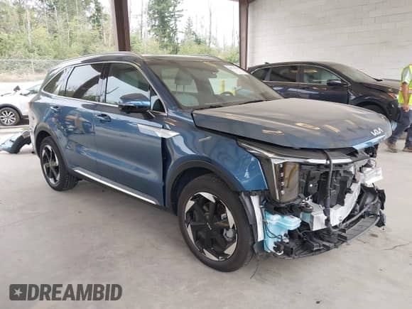 2025 Kia Sorento SX Prestige with VIN KNDRKDJG0S5308246, listed as a IAAI auction lot 42830987 with 10,392 mi miles and . Bid and sale history available at DreamBid. Image 1.