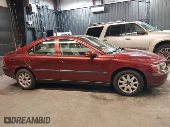 2001 Volvo S60 с VIN YV1RS61R912017817, выставлен на аукционе IAAI как лот 41981663 с пробегом 44 226 миль миль и . История ставок и продаж доступна на DreamBid. Изображение 13.
