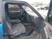 2000 Chevrolet Blazer LS с VIN 1GNCT18W6YK288858, выставлен на аукционе IAAI как лот 42344368 с пробегом 207 183 миль миль и . История ставок и продаж доступна на DreamBid. Изображение 5.