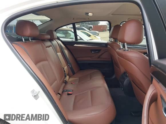 2014 BMW 5 Series 528i z VIN WBA5A5C52ED501606, wystawiony jako IAAI lot #43397505 z przebiegiem 173 825 mil mil oraz . Historia ofert i sprzedaży dostępna na DreamBid. Obrazek 8.