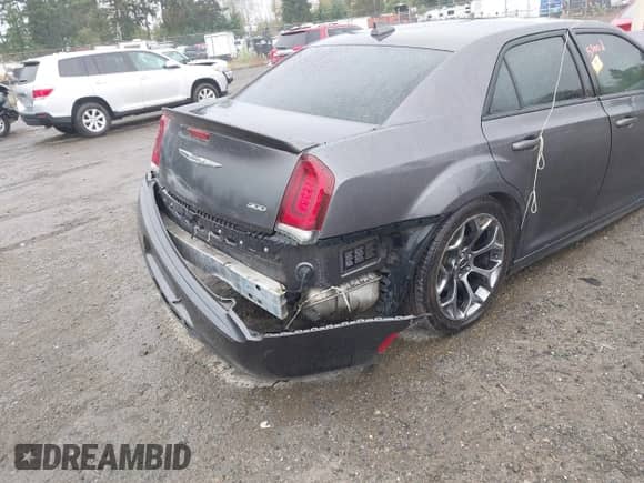 2018 Chrysler 300 S с VIN 2C3CCABG6JH283414, выставлен на аукционе IAAI как лот 43337590 с пробегом Не указан миль и . История ставок и продаж доступна на DreamBid. Изображение 12.