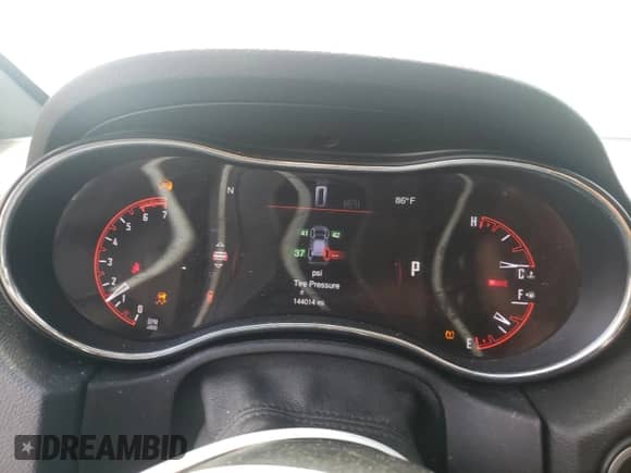 2015 Dodge Durango R/T z VIN 1C4SDHCT3FC786515, wystawiony jako Copart lot #84657085 z przebiegiem 144 014 mil mil oraz Czysty tytuł • Clean title. Historia ofert i sprzedaży dostępna na DreamBid. Obrazek 9.