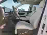 2025 Hyundai Santa Fe Calligraphy с VIN 5NMP54GL1SH129701, выставлен на аукционе Copart как лот 66722125 с пробегом 1 705 миль миль и Списание • Salvage title. История ставок и продаж доступна на DreamBid. Изображение 7.