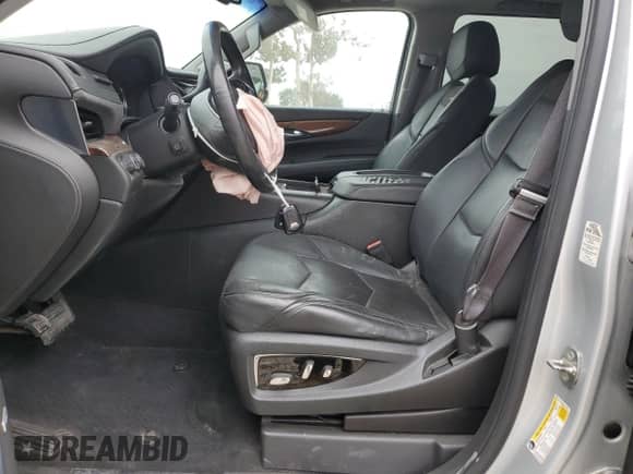 2016 Cadillac Escalade ESV Luxury Collection z VIN 1GYS4HKJ9GR117769, wystawiony jako Copart lot #81606115 z przebiegiem 41 757 mil mil oraz Szkoda całkowita • Salvage title. Historia ofert i sprzedaży dostępna na DreamBid. Obrazek 7.