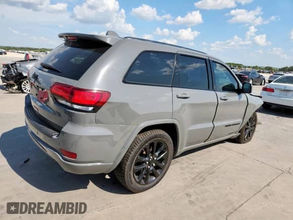 2021 Jeep Grand Cherokee Laredo E with VIN 1C4RJEAG0MC784911, listed as a Copart auction lot 69454845 with 32,334 mi miles and Salvage title. Bid and sale history available at DreamBid. Image 3.