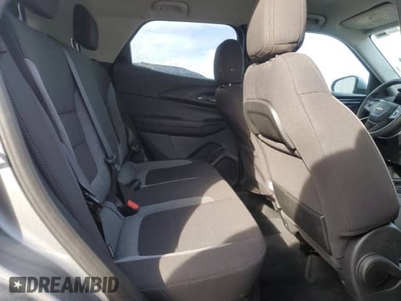 2025 Chevrolet TrailBlazer LT z VIN KL79MRSL6SB211988, wystawiony jako Copart lot #90247525 z przebiegiem 11 848 mil mil oraz Czysty tytuł • Clean title. Historia ofert i sprzedaży dostępna na DreamBid. Obrazek 11.