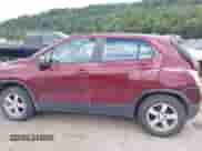 2016 Chevrolet Trax LS z VIN 3GNCJNSB4GL212930, wystawiony jako IAAI lot #43082003 z przebiegiem 68 160 mil mil oraz . Historia ofert i sprzedaży dostępna na DreamBid. Obrazek 15.