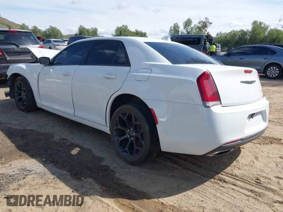 2019 Chrysler 300 S с VIN 2C3CCABG8KH654400, выставлен на аукционе IAAI как лот 41929917 с пробегом 155 107 миль миль и . История ставок и продаж доступна на DreamBid. Изображение 3.