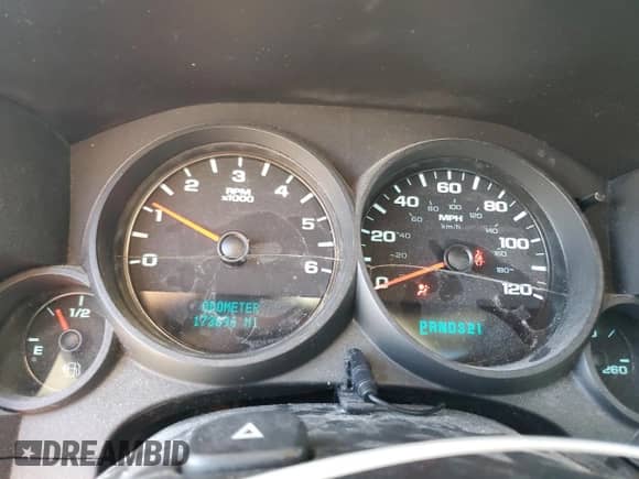 2008 Chevrolet Silverado 1500 Work Truck with VIN 1GCEC14X08Z246404, listed as a Copart auction lot 70037405 with 173,696 mi miles and Salvage title. Bid and sale history available at DreamBid. Image 9.